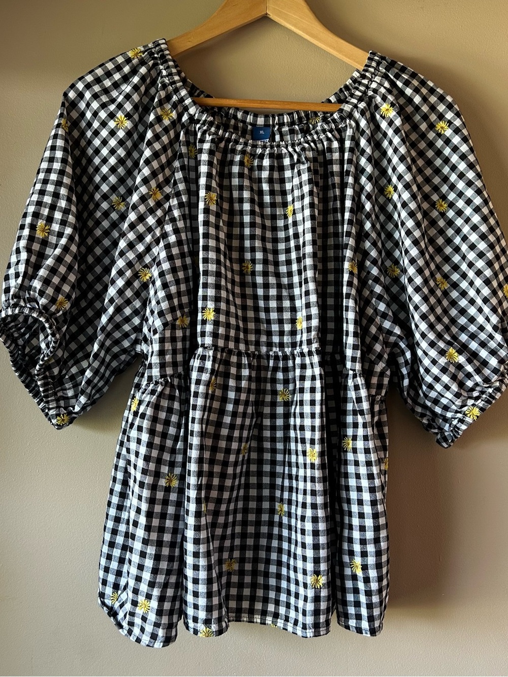 Old Navy Black & White Gingham Peasant Blouse with Floral Embroidery Size XL